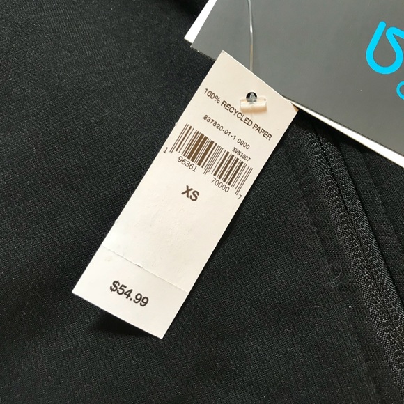 NWTs Gap fit zip/up black sweater - Picture 3 of 4